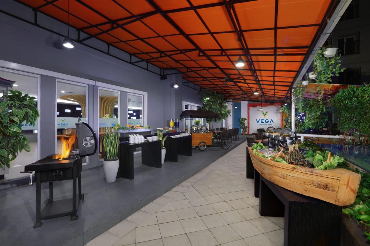 Vega Hotel Gading Serpong Exterior foto
