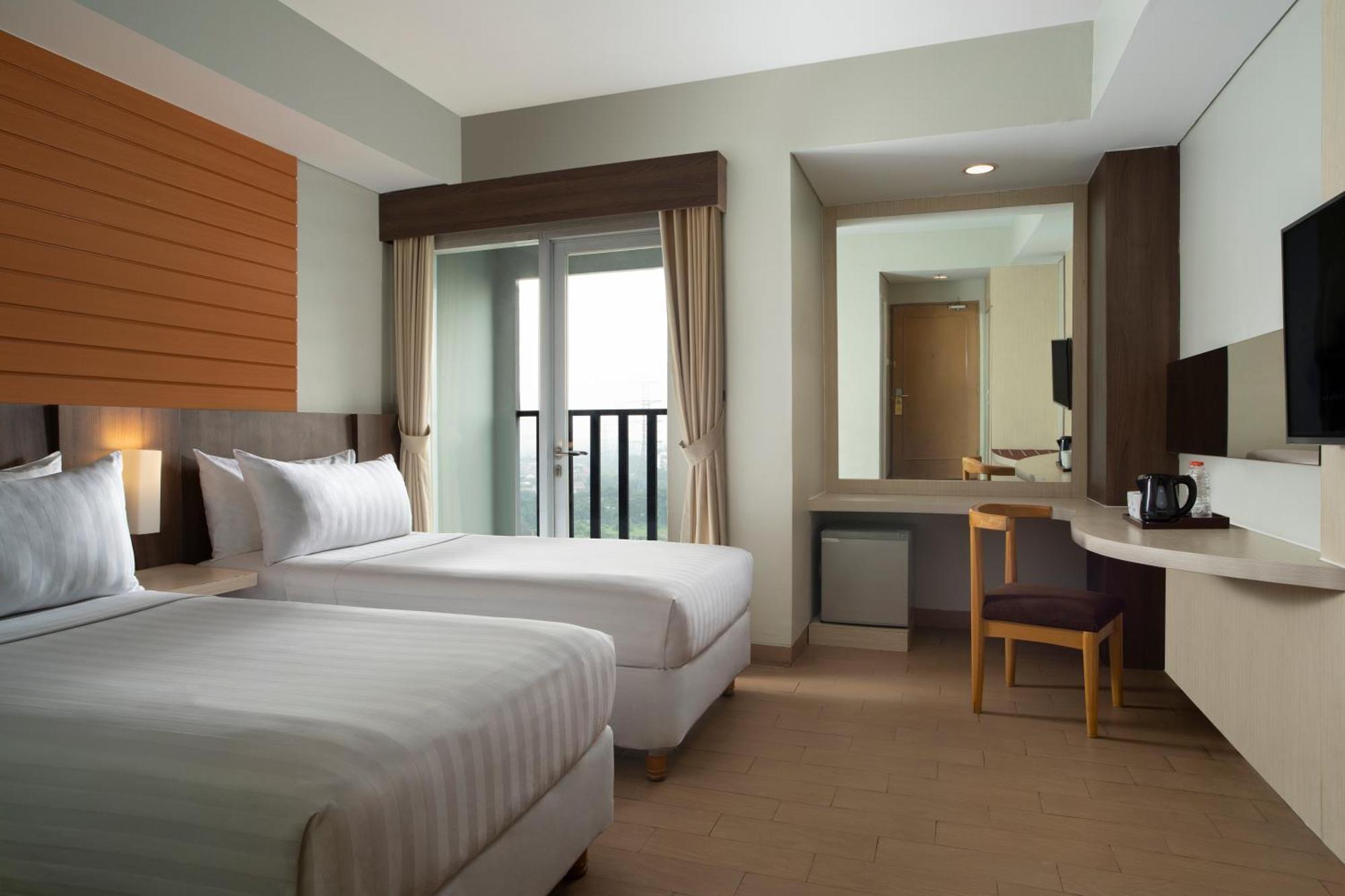 Vega Hotel Gading Serpong Exterior foto